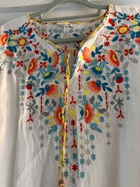 John-Mark like new comfortable Blouse M